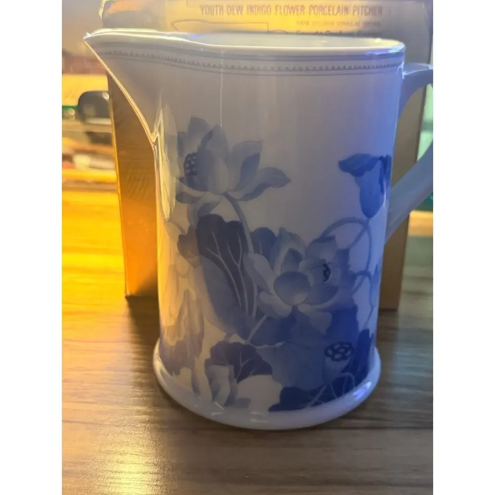 Vintage 1979 Estee Lauder Indigo Flower Collection Blue and White Pitcher Vase